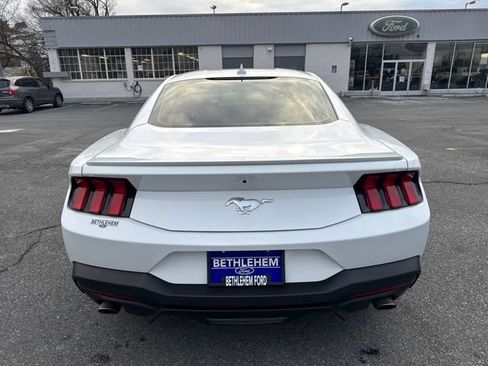 Used 2024 Ford Mustang Premium image 4