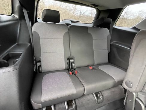 Used 2018 Chevrolet Traverse LT image 17