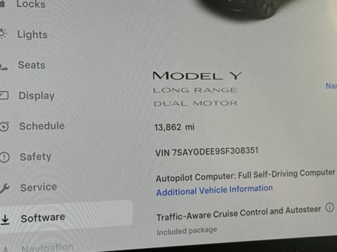 Used 2025 Tesla Model Y Long Range AWD/4WD image 33