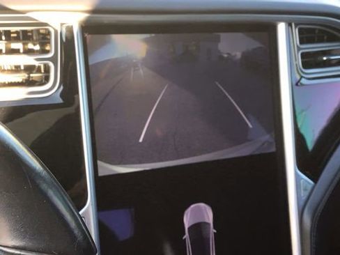 Used 2017 Tesla Model S 60 image 19