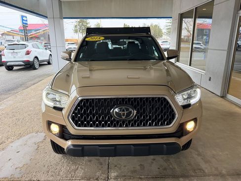 Used 2018 Toyota Tacoma TRD Off-Road image 3