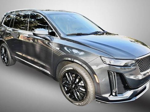 Used 2022 Cadillac XT6 Luxury AWD/4WD image 9