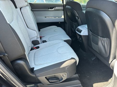 Used 2021 Hyundai Palisade SE AWD/4WD image 12