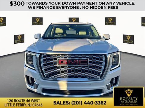 Used 2021 GMC Yukon XL Denali w/ Denali Premium Package image 2
