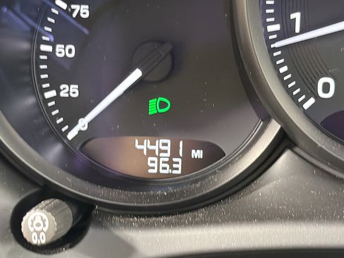 Certified 2025 Porsche Macan image 41