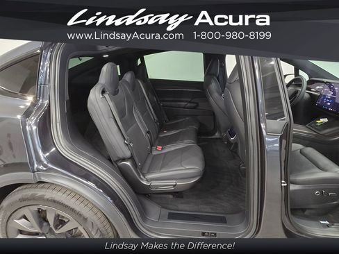 Used 2025 Tesla Model X AWD/4WD image 9