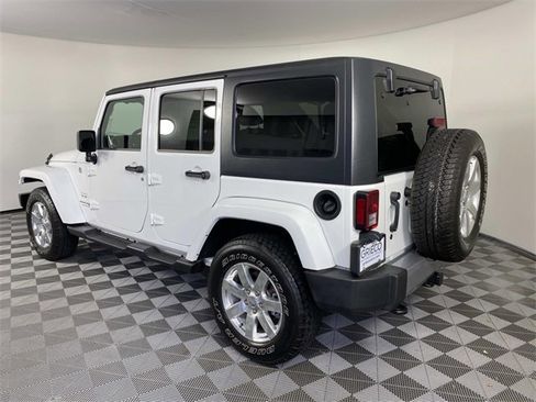 Used 2018 Jeep Wrangler Unlimited Sahara w/ Connectivity Group image 6