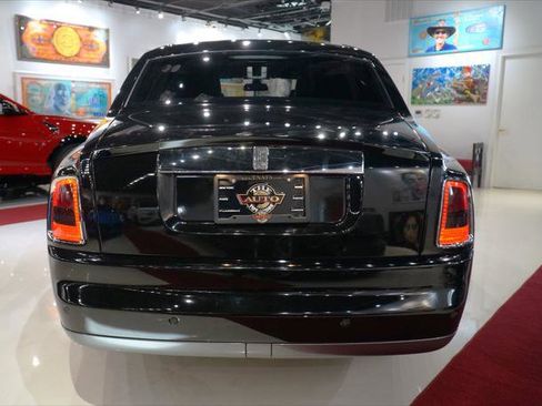 Used 2004 Rolls-Royce Phantom Sedan image 8