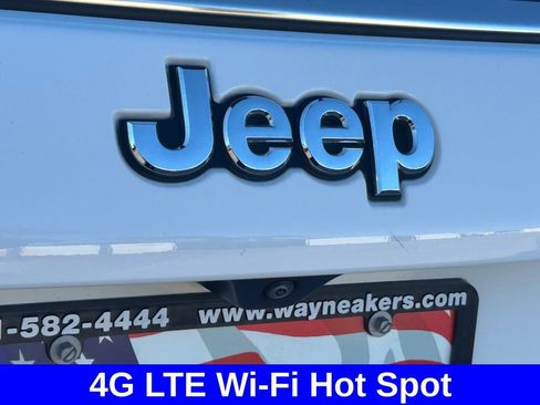 Used 2024 Jeep Compass Limited image 21