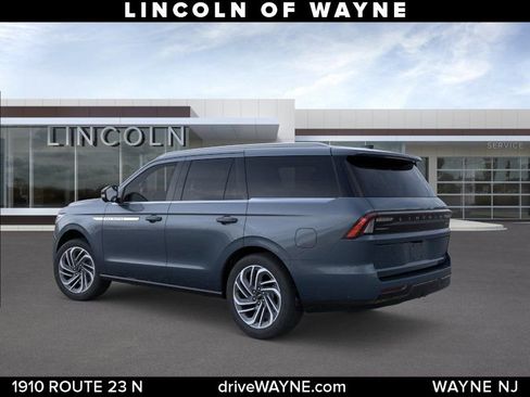 New 2026 Lincoln Navigator Reserve AWD/4WD image 5
