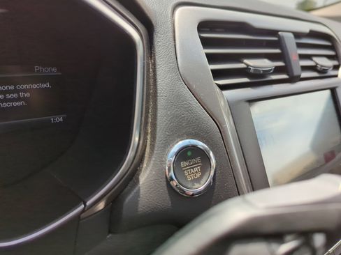 Used 2017 Ford Fusion SE w/ Fusion SE Technology Package FWD image 37