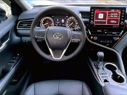 Used 2024 Toyota Camry XLE image 6