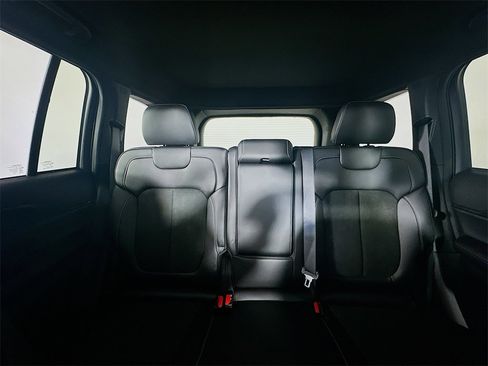 New 2025 Jeep Grand Cherokee Altitude image 10