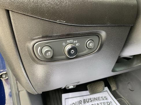 Used 2022 Chevrolet Equinox Premier FWD image 13