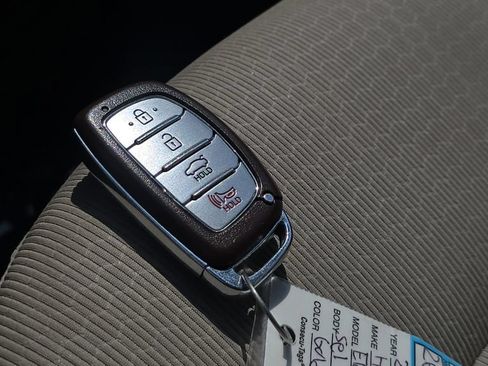 Used 2017 Hyundai Elantra Value Edition w/ Cargo Package FWD image 28