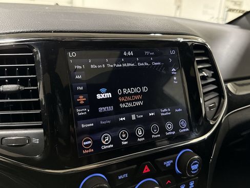 Used 2021 Jeep Grand Cherokee Trailhawk w/ Premium Lighting Group AWD/4WD image 14