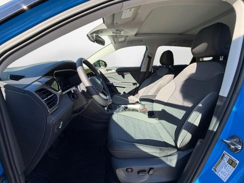 New 2026 Volkswagen Taos SE AWD/4WD image 9