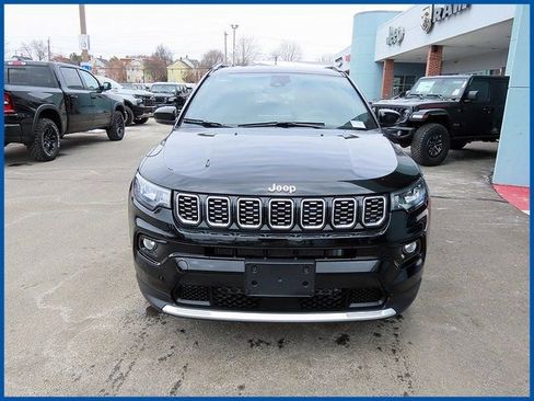 Used 2024 Jeep Compass Limited image 2