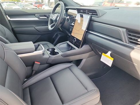 New 2026 GMC Terrain Elevation w/ Elevation Premium Package image 17