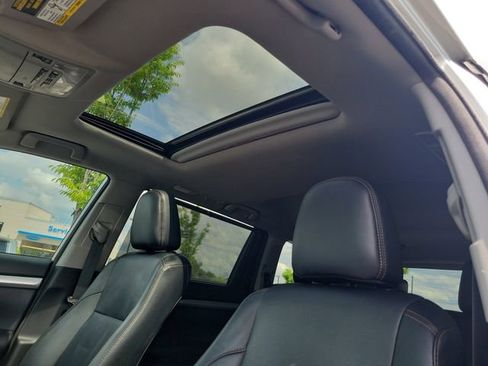 Used 2018 Toyota Highlander XLE AWD/4WD image 13