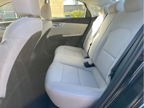 Used 2022 Kia Forte LXS w/ LXS Technology Package image 13