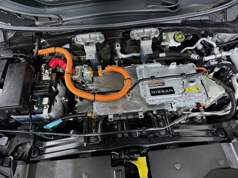 Used 2024 Nissan Ariya AWD image 32