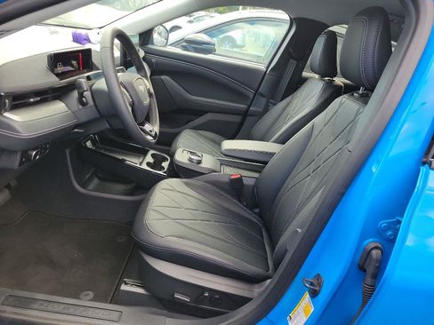 New 2023 Ford Mustang Mach-E Select image 11