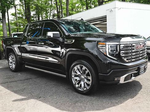 Used 2023 GMC Sierra 1500 Denali w/ Denali Reserve Package AWD/4WD image 3