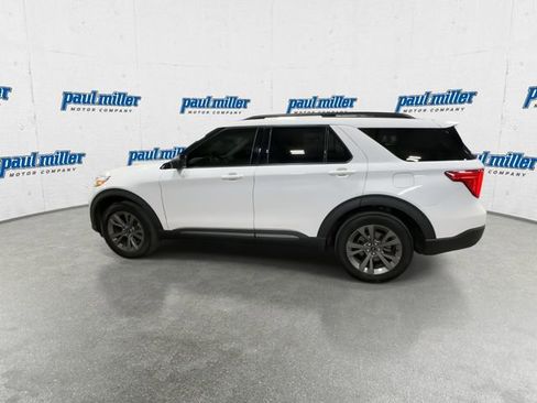 Used 2021 Ford Explorer XLT w/ Equipment Group 202A image 7