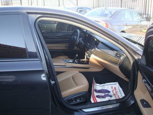 Used 2015 BMW 750i xDrive image 11