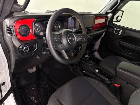 Used 2024 Jeep Gladiator Sport AWD/4WD image 17