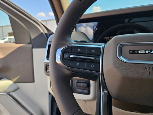 New 2026 GMC Yukon Denali w/ Denali Reserve Package AWD/4WD image 12