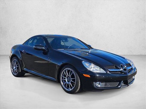 Used 2010 Mercedes-Benz SLK 300 image 3