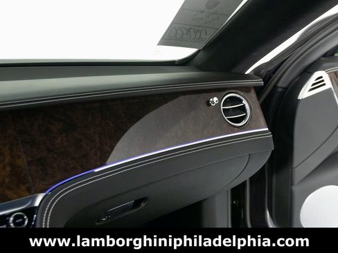 Used 2024 Bentley Flying Spur V8 image 29