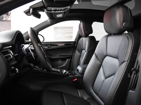 New 2026 Porsche Macan Turbo image 5