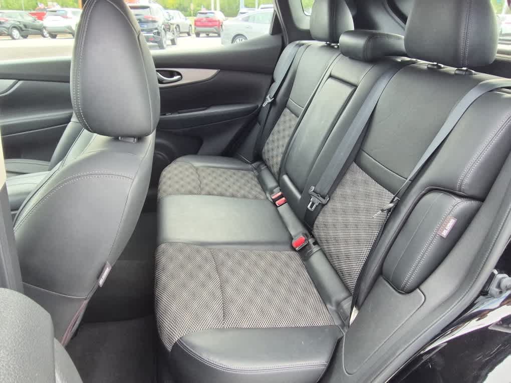 Used 2020 Nissan Rogue Sport SV w/ Technology Package AWD/4WD image 7