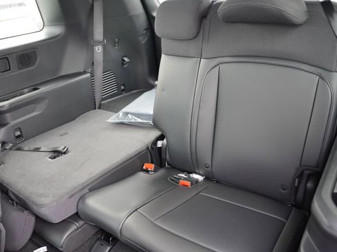 New 2027 Kia Telluride S image 12