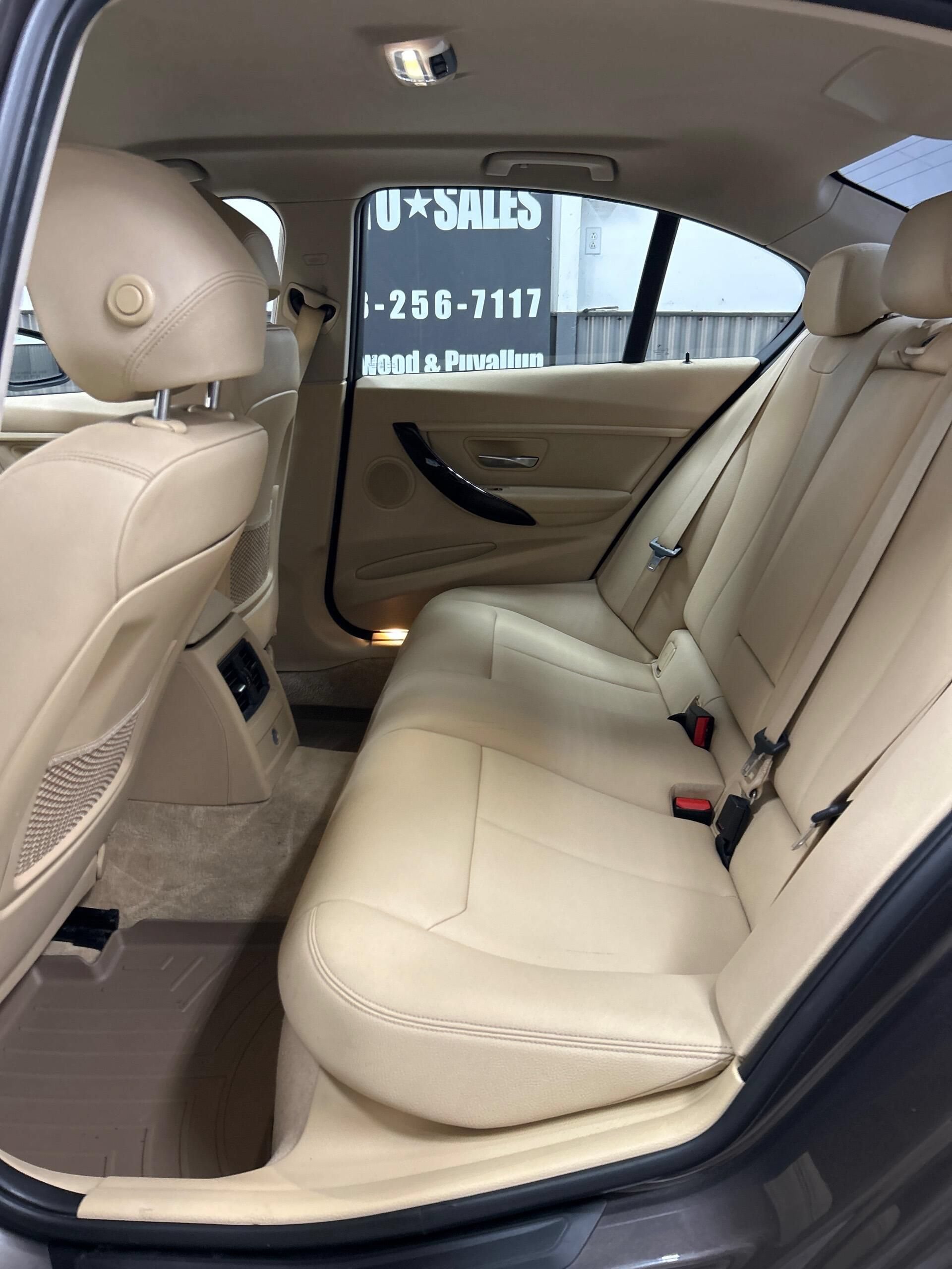 Used 2014 BMW 328i Sedan RWD image 10