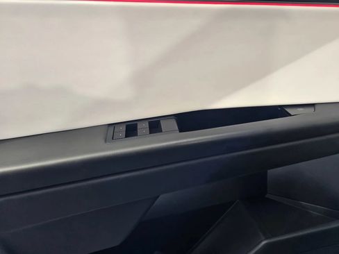 Used 2024 Tesla Cybertruck AWD Crew Cab image 13