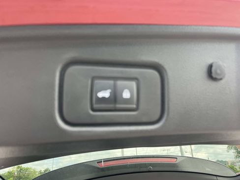 Used 2023 Nissan Pathfinder SL w/ Black Appearance Package AWD/4WD image 13