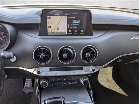 Used 2018 Kia Stinger GT1 RWD image 12