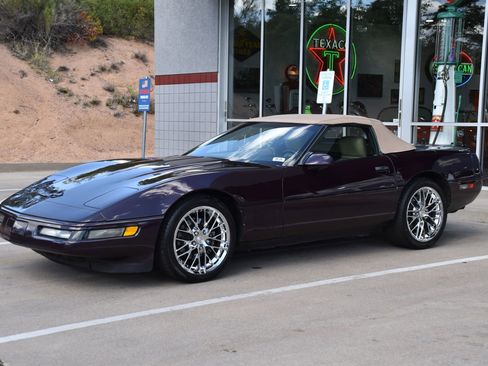 Used 1993 Chevrolet Corvette Convertible image 1