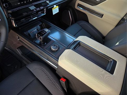 New 2026 GMC Hummer EV SUV w/ LPO, Dark Essentials Package image 25