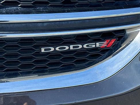 Used 2018 Dodge Grand Caravan SE w/ UConnect Hands-Free Group image 8