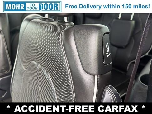 Used 2020 Chrysler Pacifica Limited w/ S Appearance Package image 33
