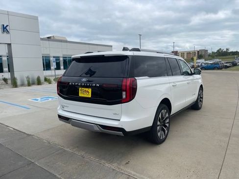 New 2026 Ford Expedition Max Platinum w/ Driver's Package AWD/4WD image 3