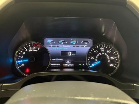 Used 2015 Ford F150 Lariat w/ Equipment Group 502A Luxury image 12