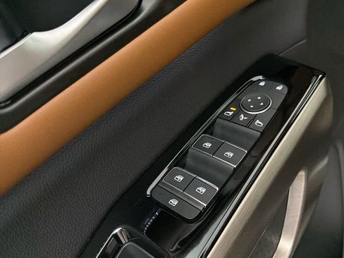 Certified 2024 Nissan Pathfinder Platinum w/ Cargo Package FWD image 23