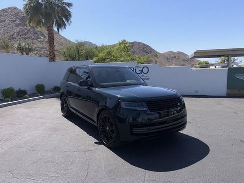 Used 2025 Land Rover Range Rover SE AWD/4WD image 3