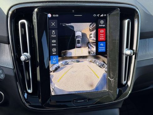 Certified 2026 Volvo XC40 B5 Plus w/ Protection Package Premier image 27